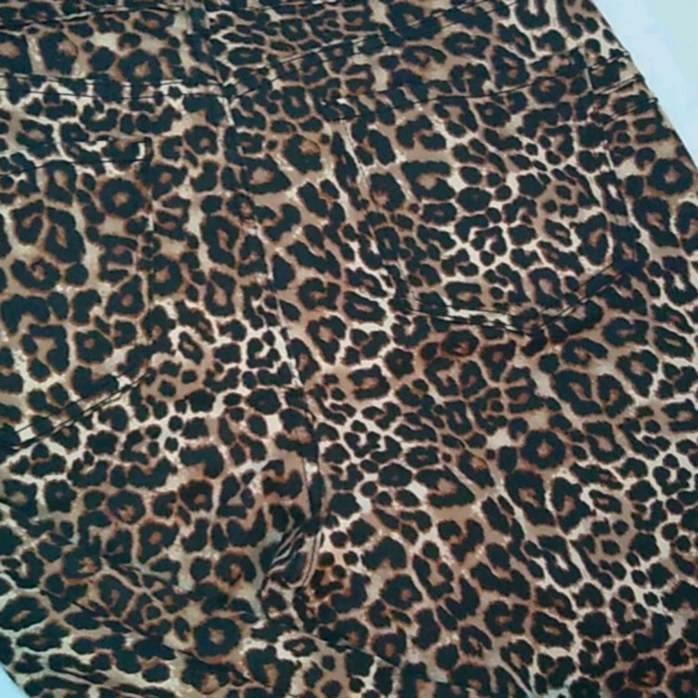 Bold Elements Cut To Curve Leopard Print Jeans - image 6
